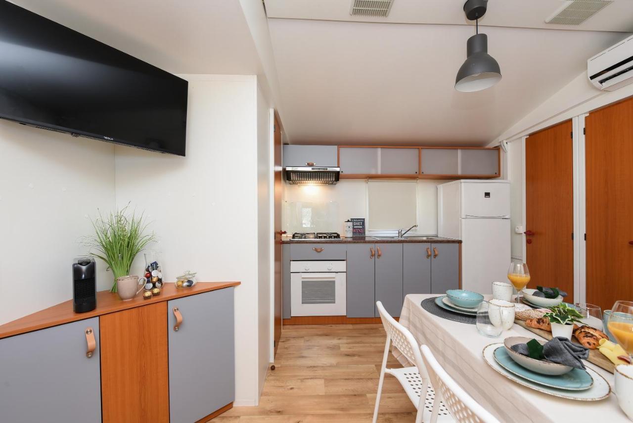 Mia Mobile Home With Jacuzzi Ždrelac エクステリア 写真